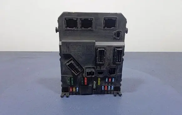 Peugeot Partner Fuse box set 9653667580