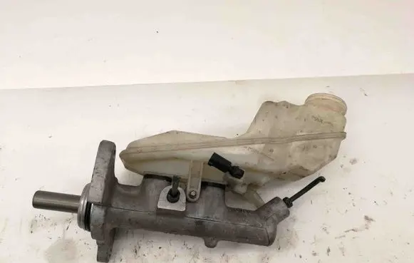 Toyota Corolla E120 E130 Master brake cylinder
