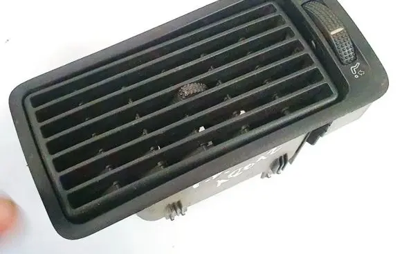 Volkswagen Golf IV Dash center air vent grill 1j1819710c