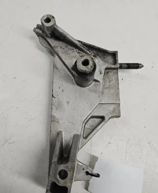 Hyundai Santa Fe Engine mounting bracket