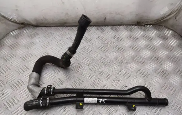 Volkswagen Touareg II Engine coolant pipe/hose 7P6121070AP