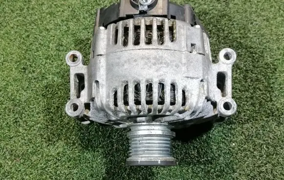 Mercedes-Benz Sprinter W906 Generator/alternator A0141541102 0141541102
