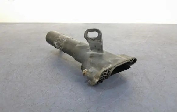 Volvo XC90 Windshield washer spray nozzle 