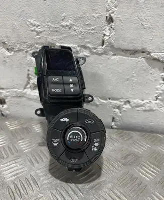 Honda Insight Climate control unit D09US