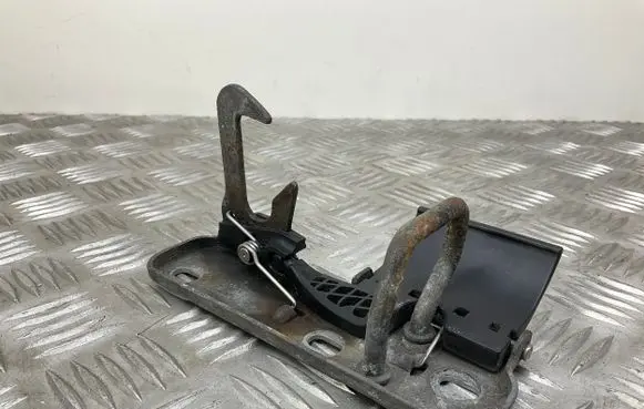 Volkswagen PASSAT B7 Engine bonnet/hood lock/latch loop/hook 3AA823480