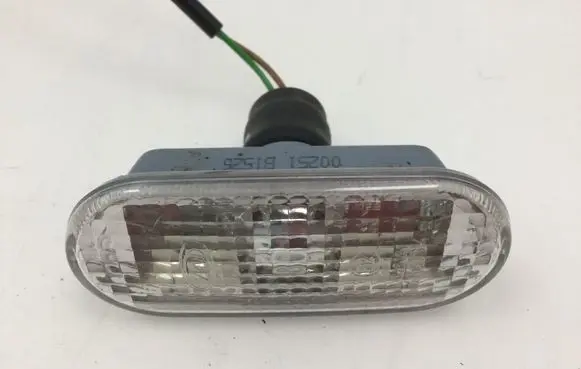 Volkswagen Golf IV Front fender indicator light 1J5949117A