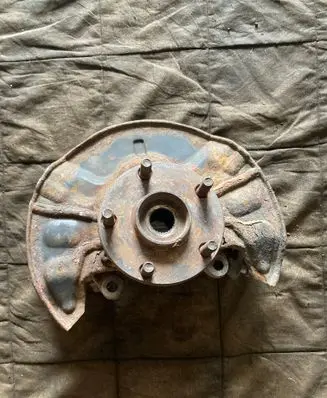 Toyota Corolla Verso E121 Front wheel hub spindle knuckle