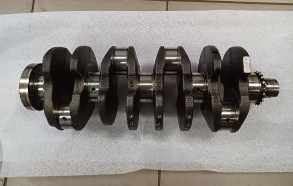 Volkswagen Touran I Crankshaft 038Q