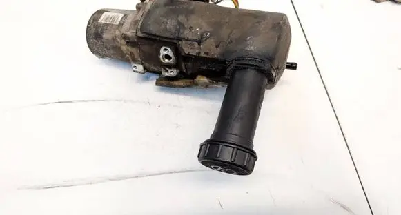Peugeot 307 Power steering pump 9654151180