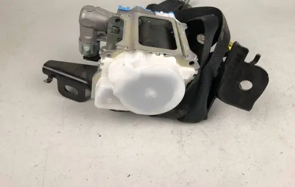 Subaru Forester SK Front seatbelt 7Y2070P 050697
