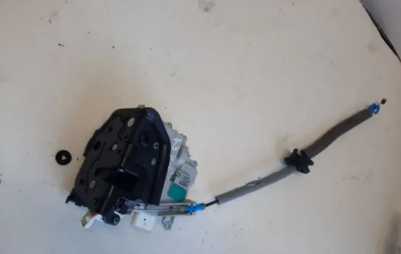 Audi A3 S3 8V Rear door lock 8K0839015D