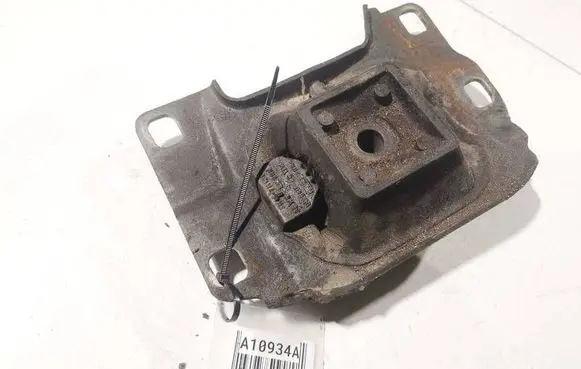 Volvo S40 Engine mount bracket 3M517M121