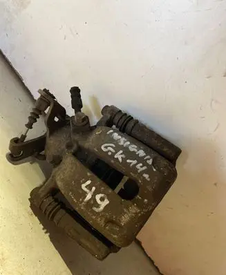 Opel Insignia A Rear brake caliper