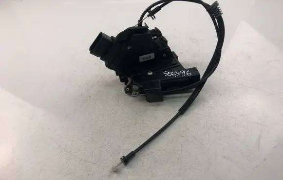 Volvo XC60 Rear door lock 30799308