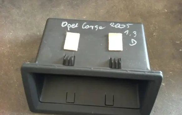 Opel Corsa C Glove box 09114397 464000934