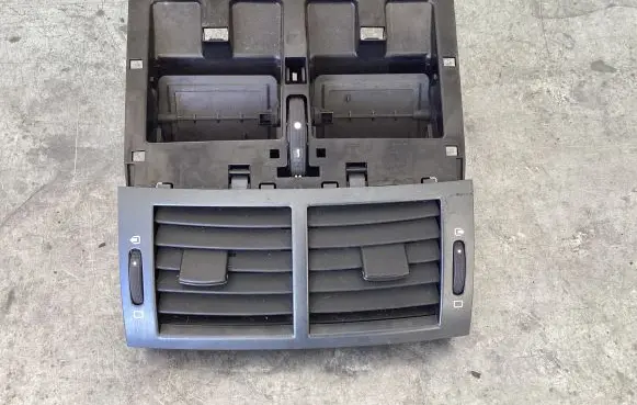 Peugeot 407 Dash center air vent grill 9644589777 A1040021