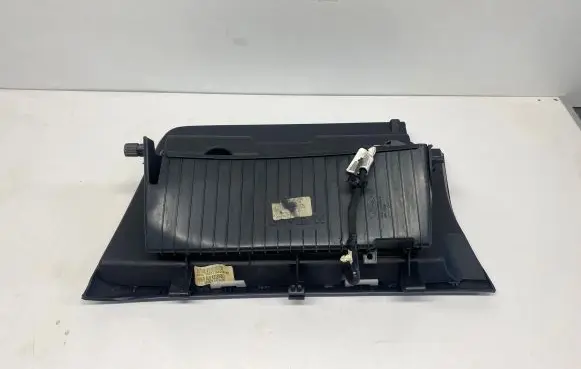 Ford Mustang VI Glove box FR3T14B242AB FR3B6306008A