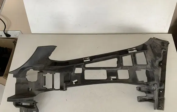 Mercedes-Benz C W205 Front bumper mounting bracket A2058853165