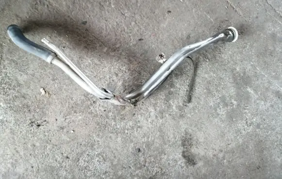 Ford C-MAX I Fuel tank filler neck pipe 