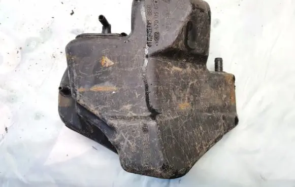 Mercedes-Benz C W202 Intake resonator 2024700589