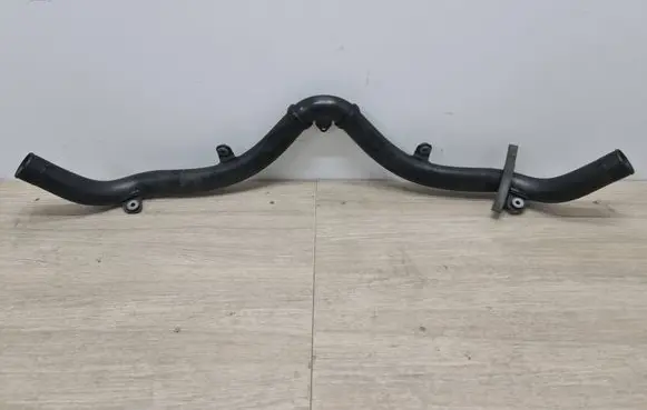 Porsche Macan (95B) Turbo air intake inlet pipe/hose 95B145762D