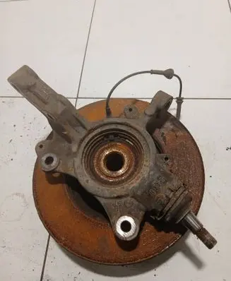 Renault Master III Front wheel hub 137L