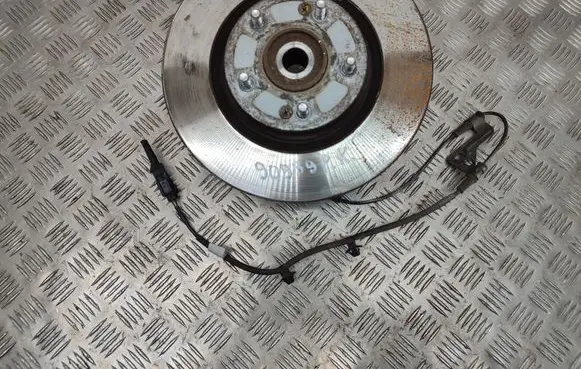 Front wheel hub