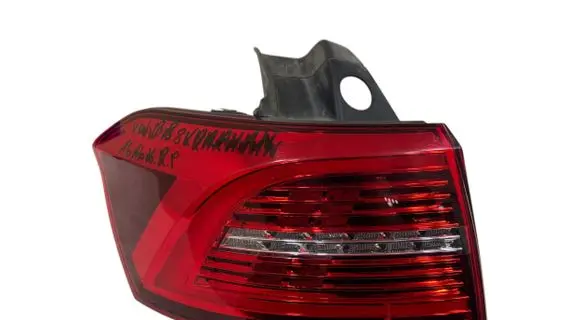 Volkswagen PASSAT B8 Rear/tail lights 3G9945207F 81440101