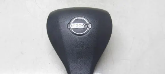 Nissan Pulsar Steering wheel airbag
