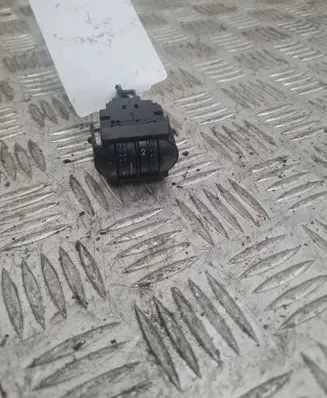 Volkswagen PASSAT B5.5 Headlight level height control switch