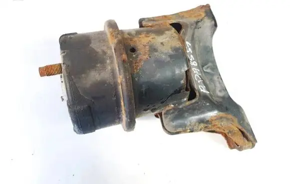 Honda Civic Engine mount bracket