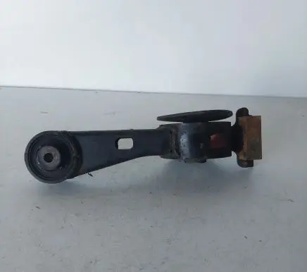 Lexus RX 450H Engine mount bracket