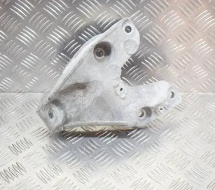 BMW 4 F32 F33 Engine mounting bracket 6789093