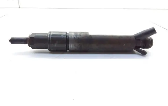 Audi A4 S4 B5 8D Fuel injector 028130201G 2FHKBEL58P87