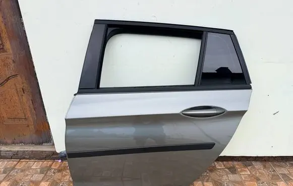 Vauxhall Astra K Rear door