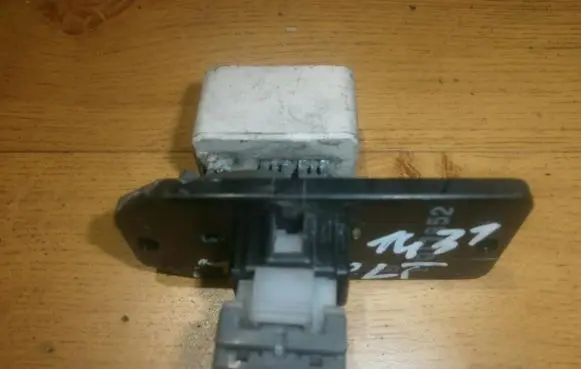Mitsubishi Colt Heater blower motor/fan resistor 12Q852