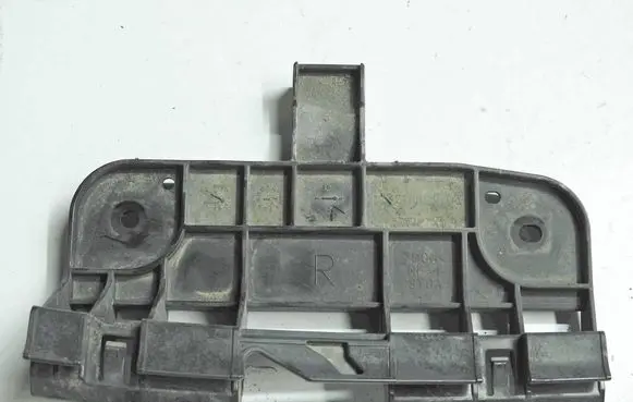Nissan Leaf I (ZE0) Headlight/headlamp mounting bracket 3Y0A