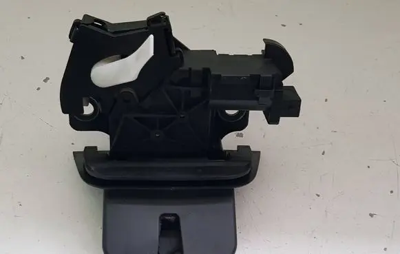 Tailgate/trunk/boot lock/catch/latch