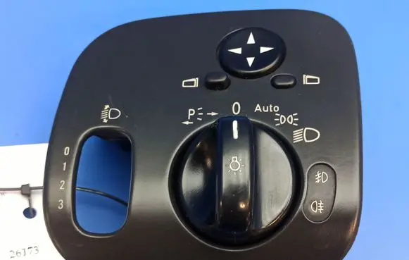 Mercedes-Benz C W203 Light switch A2035451404