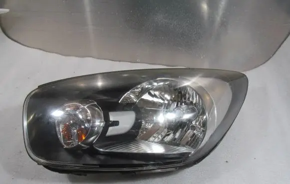 KIA Picanto Headlight/headlamp 921011Y0