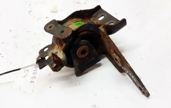 Toyota Avensis T250 Engine mount bracket