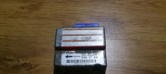 Mazda 323 Airbag control unit/module b16a57k30 b16a-57-k30