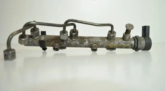Audi Q7 4L Fuel main line pipe 059130090AG