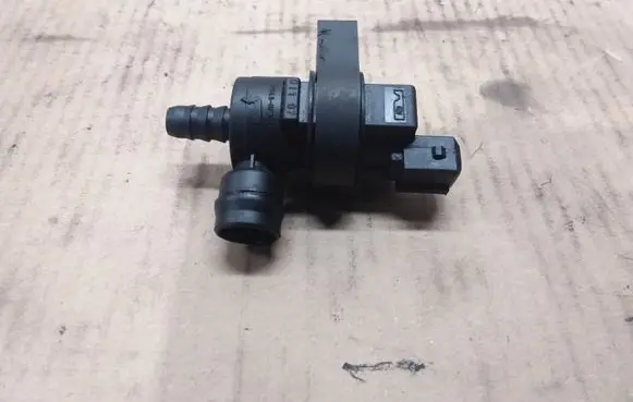 BMW 3 E90 E91 Vacuum valve 7512581