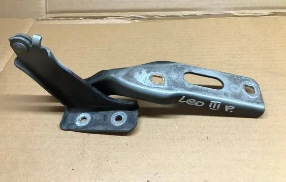 Seat Leon (5F) Engine bonnet/hood hinges 5F0823302A