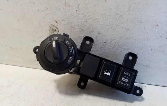 Nissan Navara D23 Suspension ride height/mode switch 682UU4KJ0A