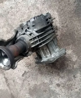 Gearbox transfer box case