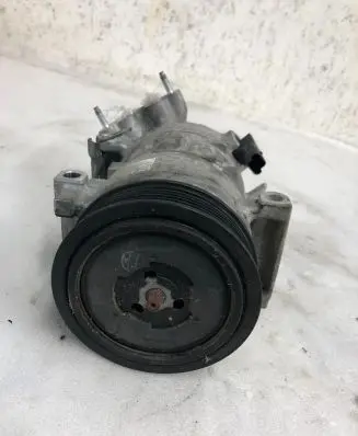 Opel Grandland X Air conditioning (A/C) compressor (pump) 9675655880