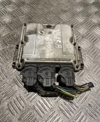 Citroen Xsara Picasso Engine control unit/module 0281011084
