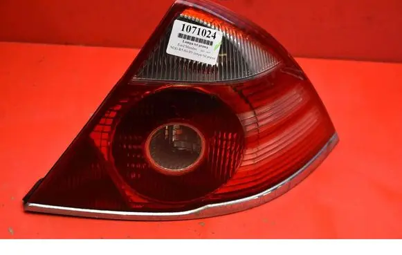 Ford Mondeo Mk III Rear/tail lights 6S7113404A